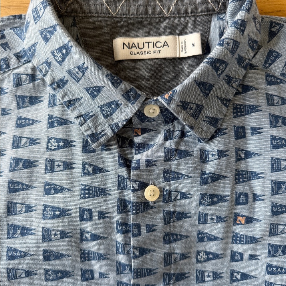 Nautica Men's Blue Flag Print Short Sleeve Shirt size M